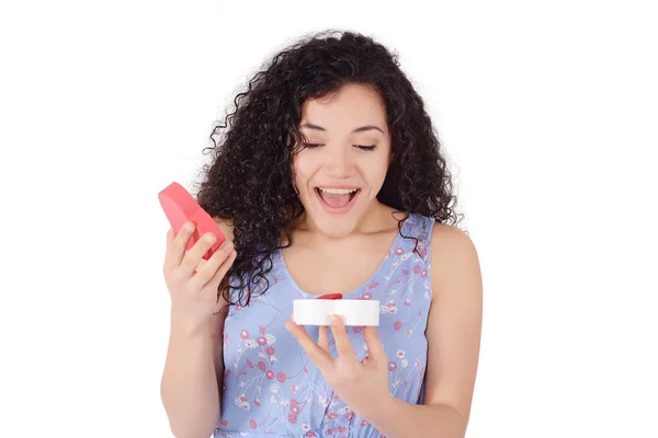 Feliz Mujer Sorprendida Abriendo Caja Regalo Roja Concepto Regalo Presente —  Fotos de Stock