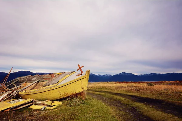 Vieux Bateau Bois Abandonné Terre — Photo