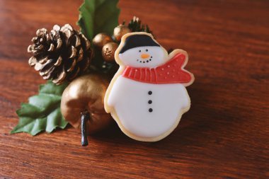 Festival dekorasyon ile Noel tatlılar görünümünü kapatın. Noel kavramı.