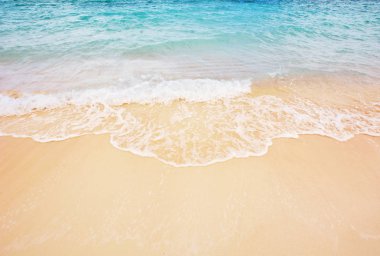 Mavi Dalgalar kıyıya, Nassau Bahamalar içine haddeleme ile güzel kumlu plaj.