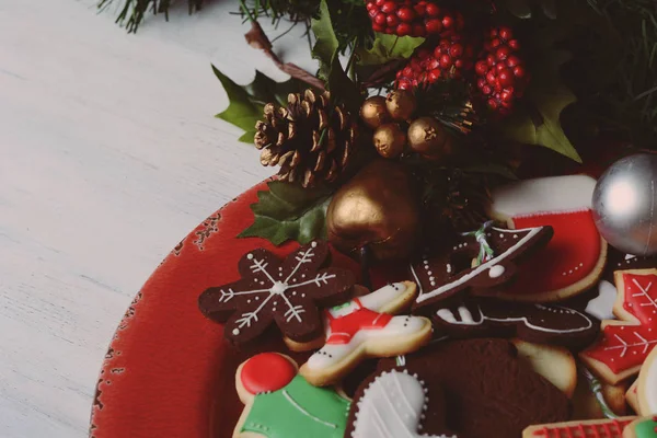Vue Rapprochée Des Biscuits Noël Colorés Avec Décoration Festive Sur — Photo