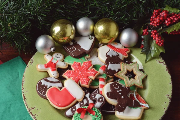 Assiette Avec Biscuits Noël Colorés Sur Table Bois Noël Concept — Photo