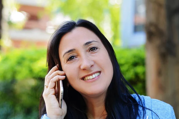 Portrait Happy Middle Aged Woman Talking Phone Park Technology Concept — Stock Photo, Image