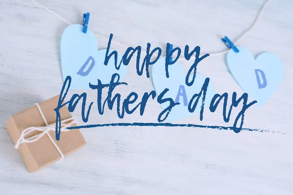 Apa Üzenetet Írt Szív Clothespins Fehér Háttér Lóg Boldog Apák — Stock Fotó
