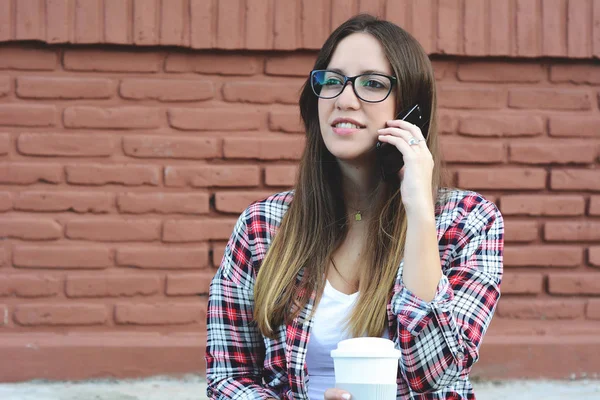 Beautiful Woman Drinking Paper Cup Coffee Using Her Phone Street — Stock Photo, Image