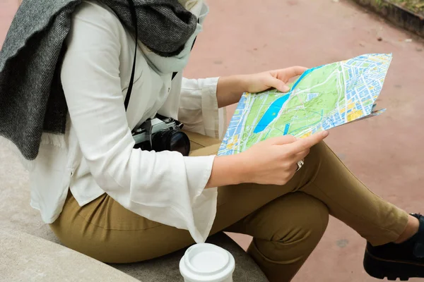 Young Thoughtful Tourist Girl Warm Clothes Map Her Hands Outdoors — Stock Photo, Image