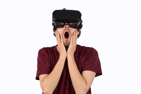 Homme faisant l'expérience de la réalité virtuelle . — Photo