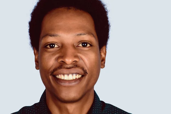 Porträtt av afro amerikansk man — Stockfoto