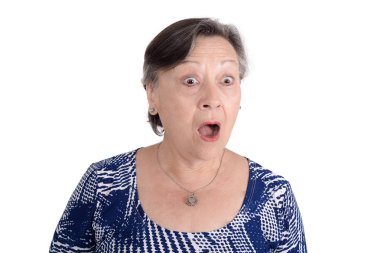 Yaşlı kadın şok portresi.