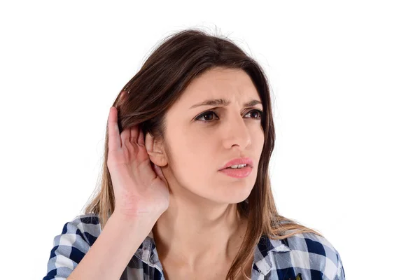 Mulher tentando ouvir algo — Fotografia de Stock