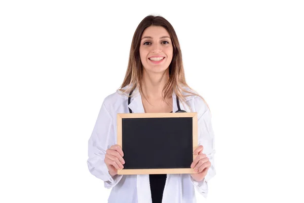 Ženský lékař se stetoskem a tabulkou. — Stock fotografie