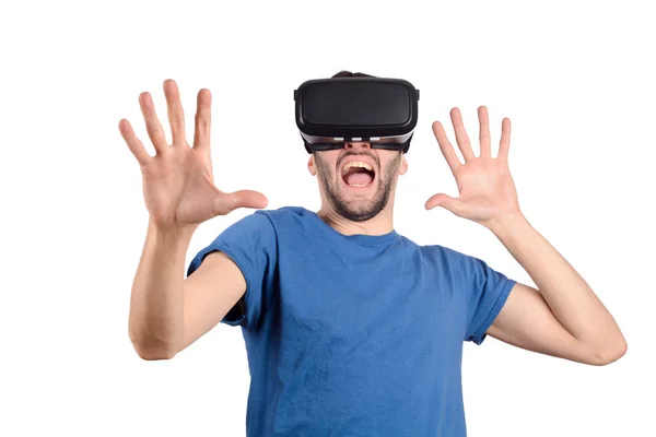 Hombre experimentando realidad virtual . —  Fotos de Stock