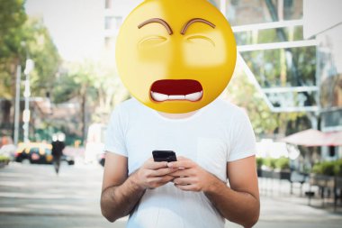 Üzgün emoji kafa adam.