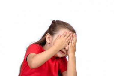 Küçük kız yüz ve korkutmak kapsayan.