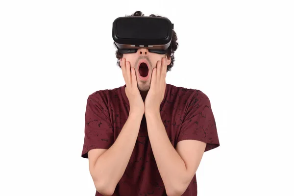 Homme faisant l'expérience de la réalité virtuelle . — Photo