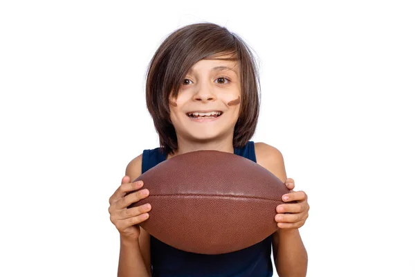 Kleiner Junge mit American Football Ball. — Stockfoto