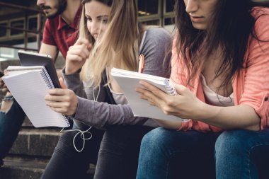 Açık havada birlikte eğitim Üniversite öğrenci grubu