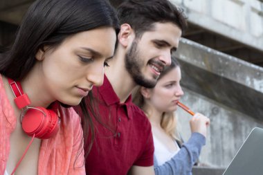 Açık havada birlikte eğitim Üniversite öğrenci grubu