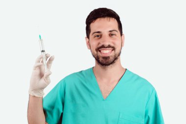 Doktor erkek holding şırınga