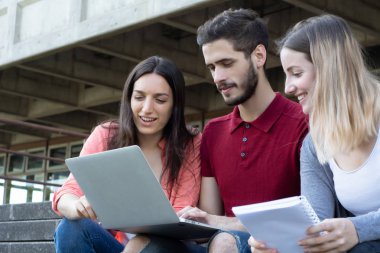 Açık havada birlikte eğitim Üniversite öğrenci grubu