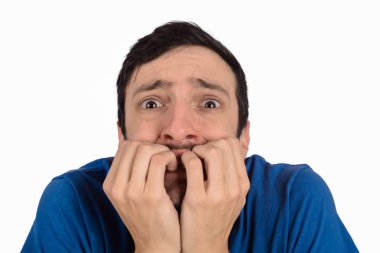 Genç adam için endişe.