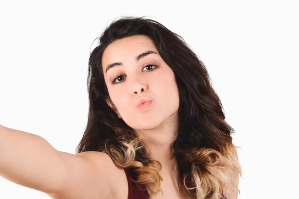 Ung kvinde tager selfie - Stock-foto