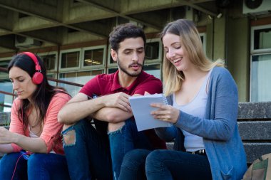 Açık havada birlikte eğitim Üniversite öğrenci grubu