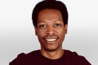 afro Amerikalı bir adam portresi