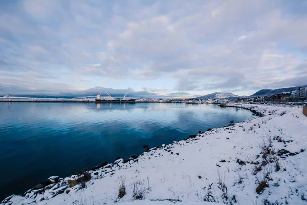 Uitzicht op de prachtige Ushuaia in de winter. — Stockfoto