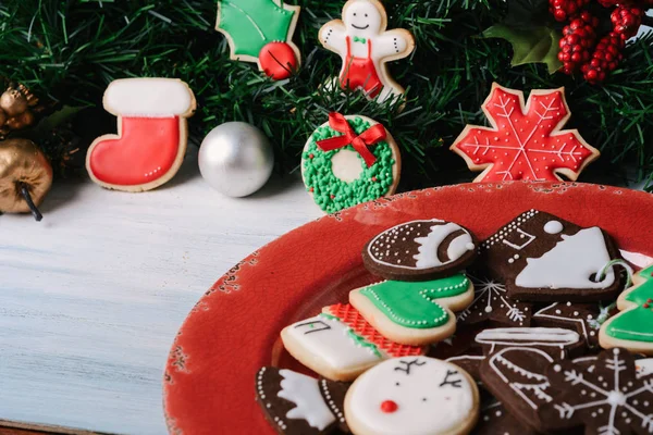 Detail desky s barevné vánoční cukroví — Stock fotografie