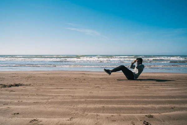 Portret Sportowca Ćwiczącego Plaży Sport Koncepcja Zdrowego Stylu Życia — Zdjęcie stockowe