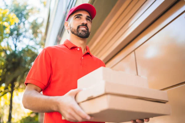 Portrait Delivery Man Carrying Packages While Making Home Delivery His — Stock Photo, Image