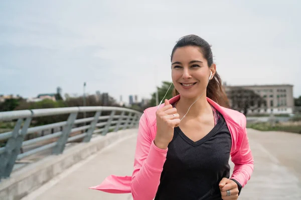 Portrét Fitness Ženy Běžící Venku Ulici Koncept Sportu Zdravého Životního — Stock fotografie