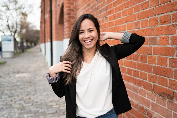 Portrait Young Latin Woman Posing Outdoors Street Urban Concept — Stock Photo, Image