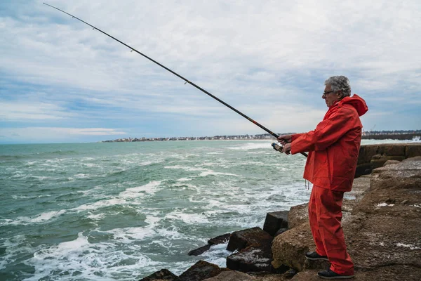 Porträt Eines Alten Mannes Der Meer Fischt Fischereikonzept — Stockfoto