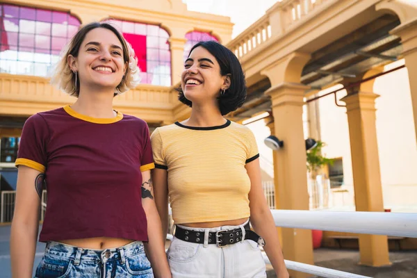 Porträt Eines Schönen Lesbischen Paares Das Zeit Miteinander Verbringt Und — Stockfoto