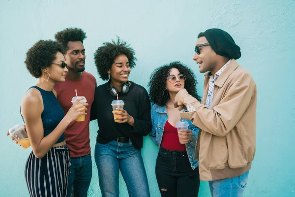 Porträt Einer Multiethnischen Gruppe Von Freunden Die Zusammen Spaß Haben — Stockfoto