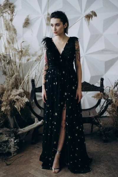 Full Length Shot Young Woman Wearing Black Dress Studio Shot — Stock Photo, Image