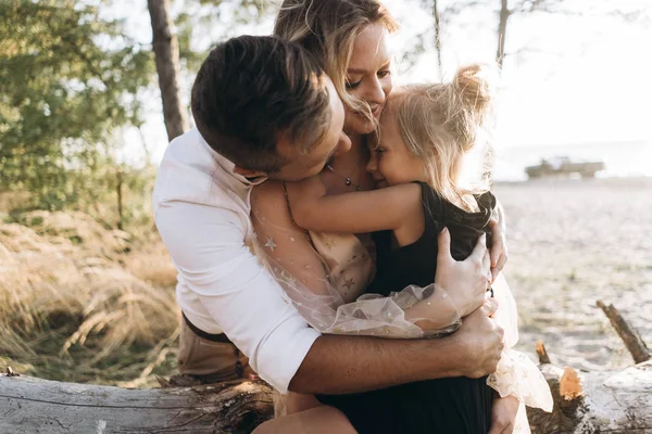 Portrait Family Three Hugging Together Outdoors — Stock Photo, Image