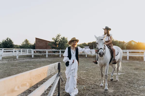 Full Length Shot Woman Holding Bridle Girl Sitting Horse Ranch — Stock Photo, Image