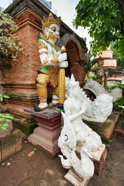 Тайский Храм Ват Интхахин Садуэ Муанг Чиангмае Таиланд — стоковое фото