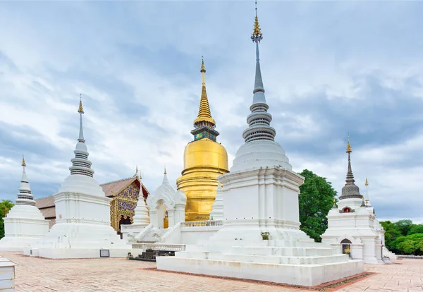 Templo Tailandés Wat Suan Dok Con Cementerio Chiang Mai Tailandia — Foto de Stock