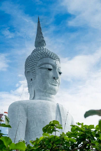 Buda gigante em Mukdahan Tailândia — Fotografia de Stock