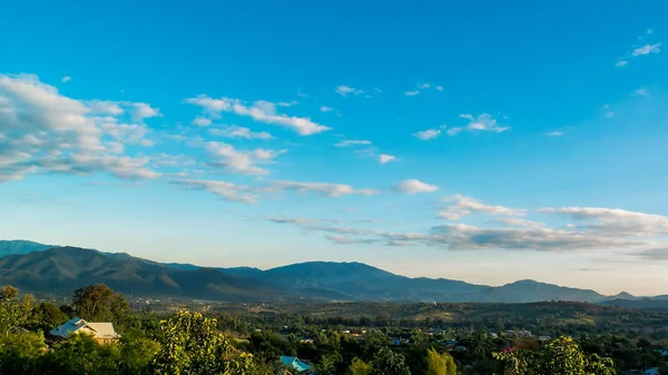 Pai Vadisi akşamları.