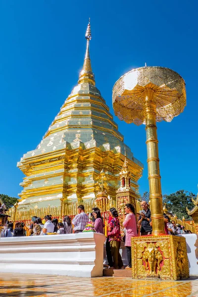 Wat Phra Bu DOI Suthep, Chiang Mai, Tayland altın görkemi.