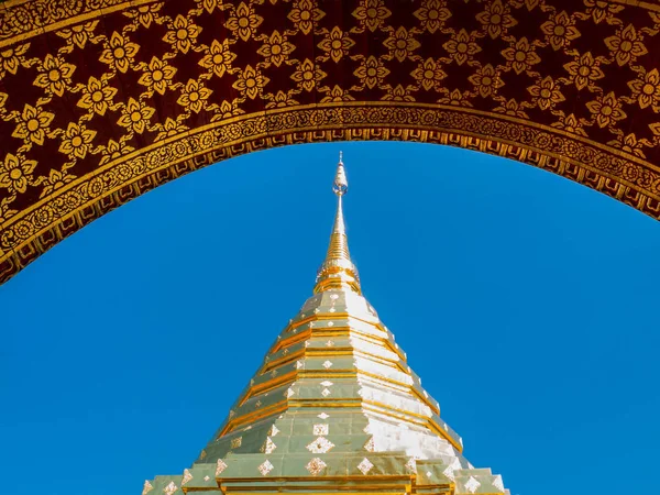 Wat Phra Bu DOI Suthep, Chiang Mai, Tayland altın görkemi.