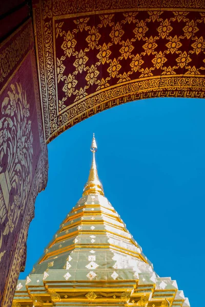 Wat Phra Bu DOI Suthep, Chiang Mai, Tayland altın görkemi.