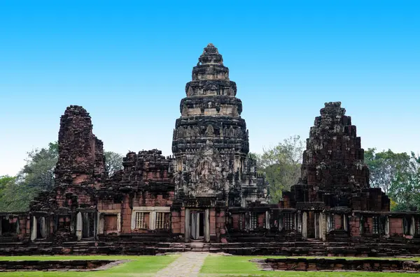 Üç Pagoda, taş Castle Phimai geçmiş Park, Tayland.