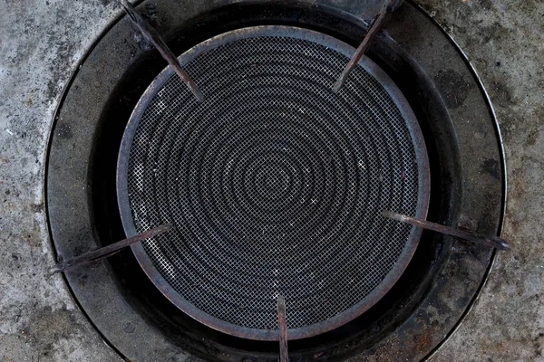 Yazıcı kafası siyah eski gaz sobası.