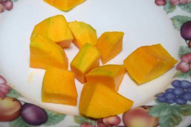 Olgun mango parçaları yakın çekim 